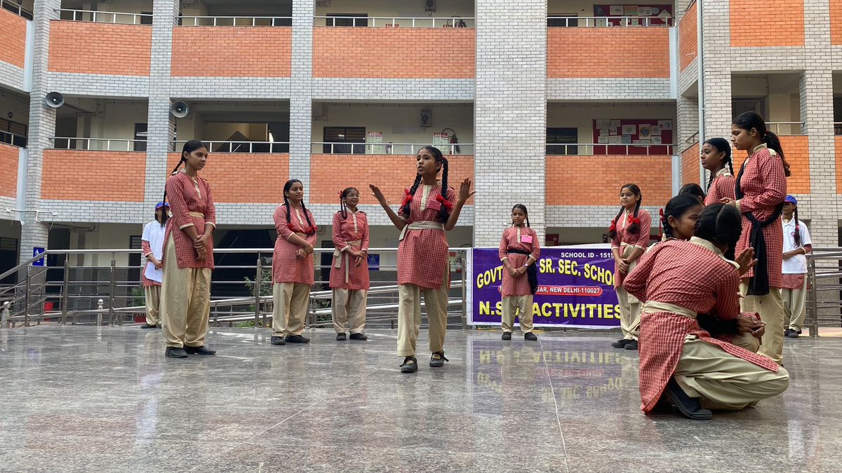 G1515030's tweet photo. "Your mental health is a priority. Your happiness is an essential. Your self-care is a necessity."
Our students giving this message through Nukkad Natak on #WorldMentalHealthDay2023 
@Dir_Education @AtishiAAP @gupta_iitdelhi @Lalit_2Help https://t.co/LKeVDjEVke