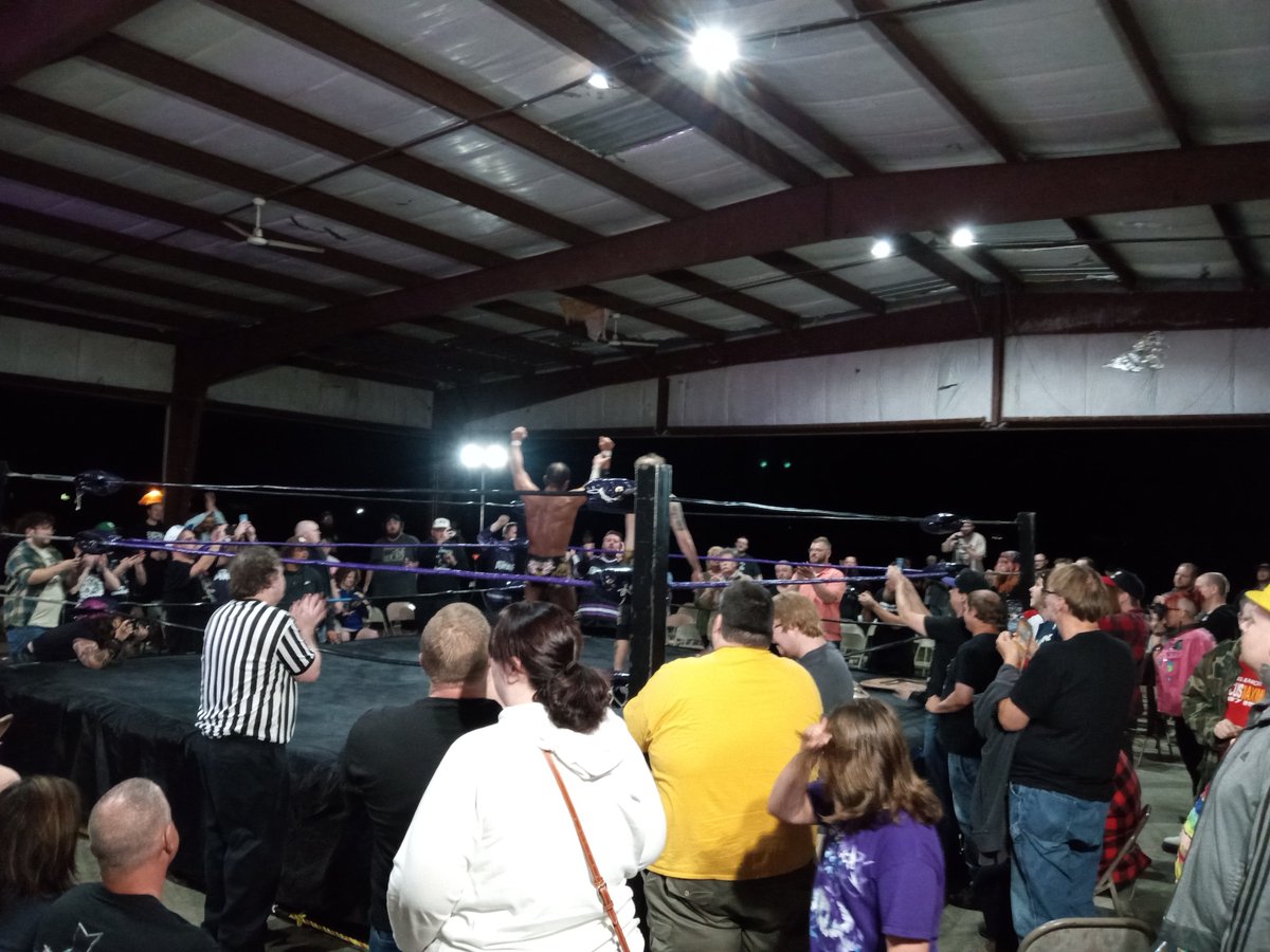 tartt_brandon's tweet image. Tonight was so much fun thank u
@stlanarchy for an awesome show
@StiffRoboGinger vs @masato_dangan01 was the best match of the show