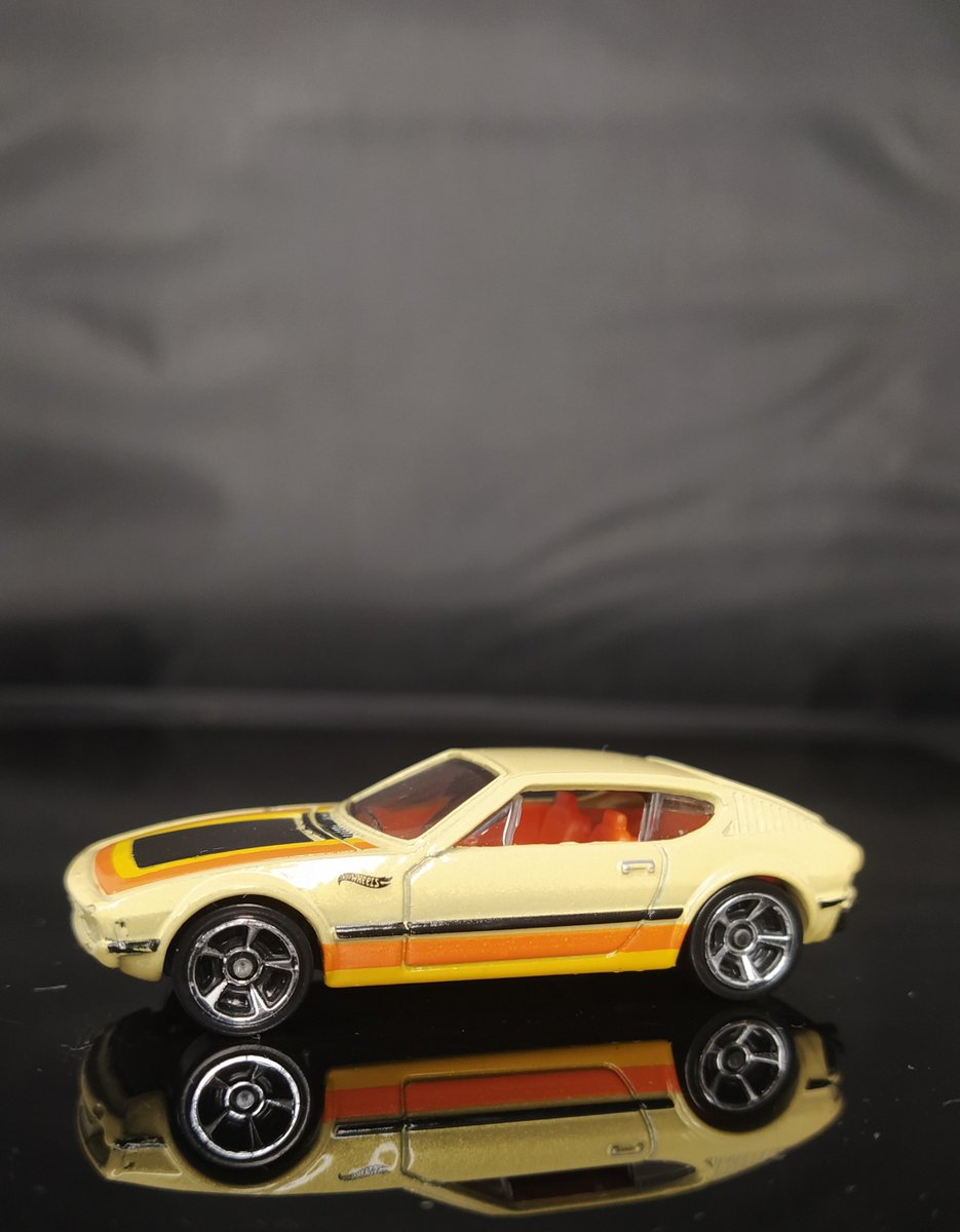 thetoysgarage's tweet photo. Hot Wheels - Volkswagen SP2
Please ❤️ and Share if you like Diecast Cars
#volkswagendiecast #vwdiecast #vwdiecastcollector #vwsp2 #diecastcarsphotography #diecastcarspictures #diecastcarscollector #scale164diecast #164diecastcollector #164diecastcars #diecastpic https://t.co/jx6m2OY86p