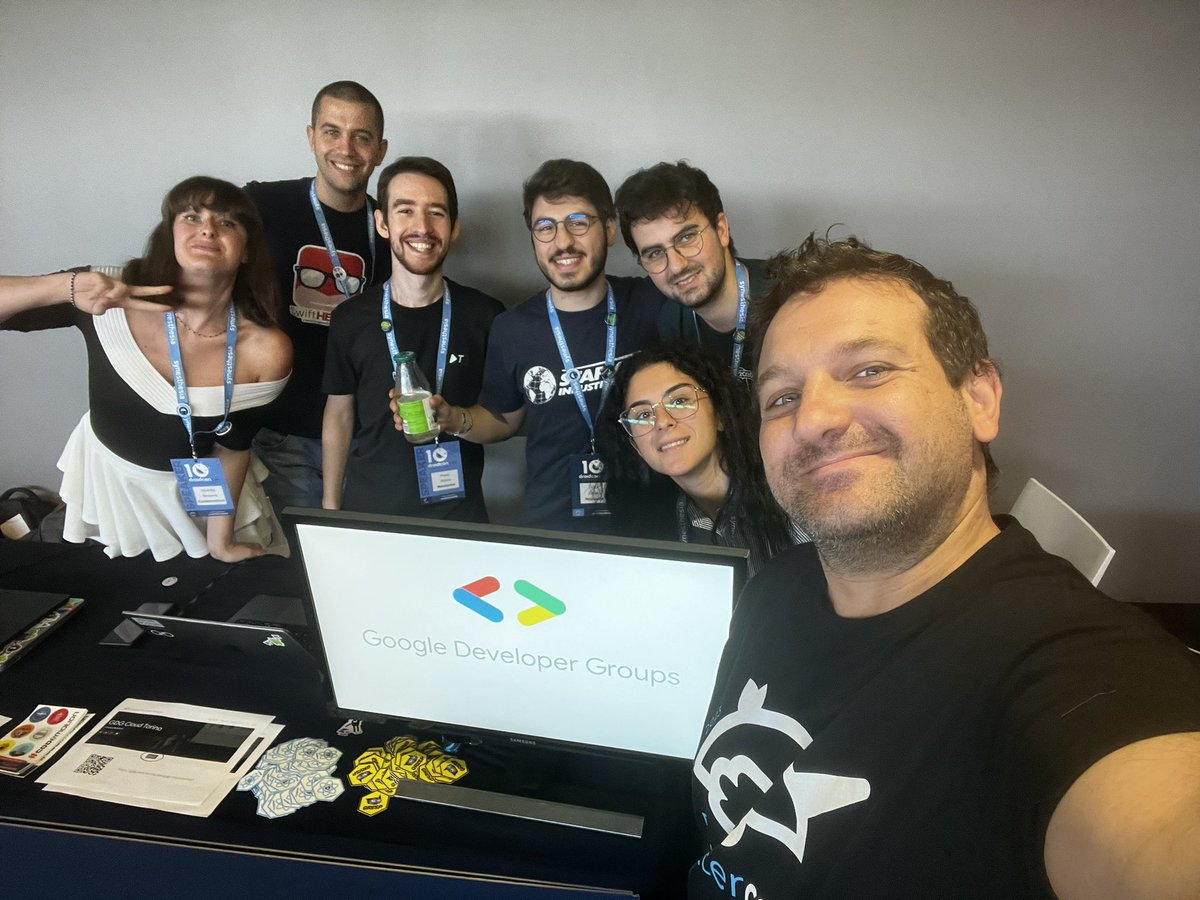 GDG Italia @ <a href="/Droidconit/">droidcon Italy</a> ❤️ #droidconItaly23 @GoogleDevEurope <a href="/paolorotolo/">Paolo Rotolo</a> <a href="/emanuelebeffa/">Emanuele Beffa</a> <a href="/BertainaMichela/">Michela Bertaina</a> <a href="/DarioMan00/">Dario Marchitelli</a> <a href="/anna_labe/">Anna Labellarte 🏷️🎨</a> #gdgitalia