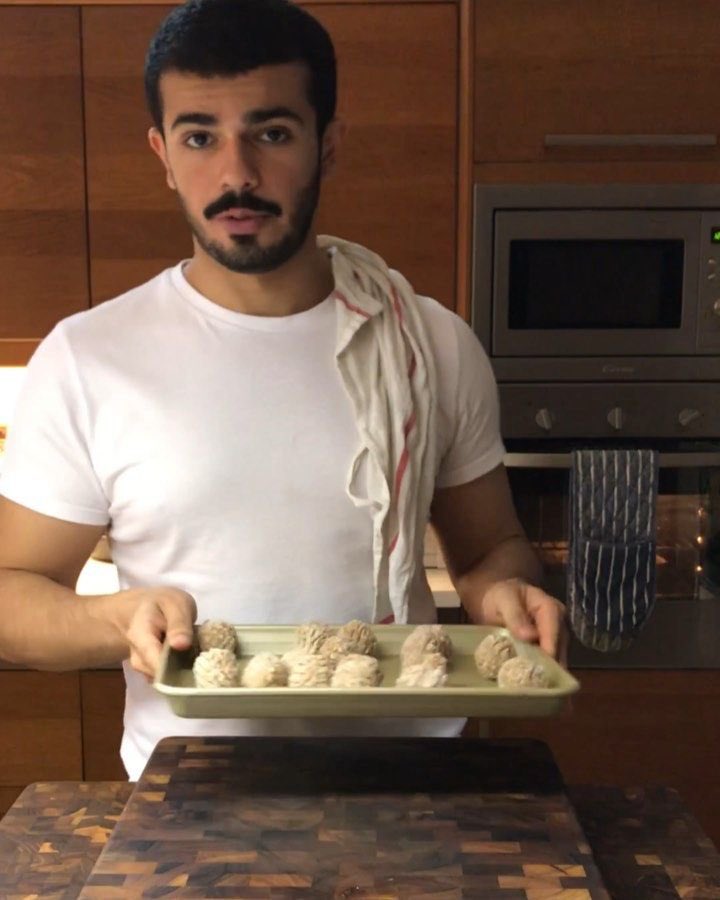 falarbash's tweet image. الي اخونا احمد الزامل ابن هالوطن الغالي. 

للنجاح والشهره ثمن وانت نجحت بمثابرتك وأخلاقك ومجهودك وتعبك وإبداعك. 

اعتذارك صدر من رجل شجاع ذو اخلاق وشهامه. 

لا تخلي احد يستفزك وتمالك اعصابك حتى لا تقع بالخطأ، انت اليوم عندك ٤ ملايين متابع من جميع انحاء العالم فيهم العاقل و الرزين…