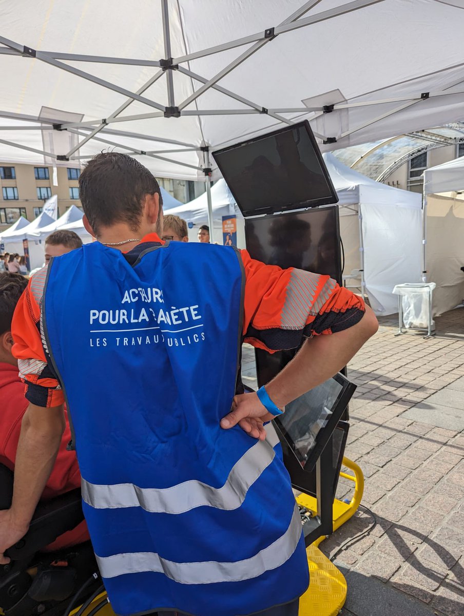 🚧 PLACE DES TP CHÂTEAUROUX🦺

Venez découvrir des expériences immersives sur Place des TP avec notre simulateur d’engins ! 🤩

On vous attend place de la République à Châteauroux. 😉

#acteurspourlaplanete #travauxpublics #simulation #experience