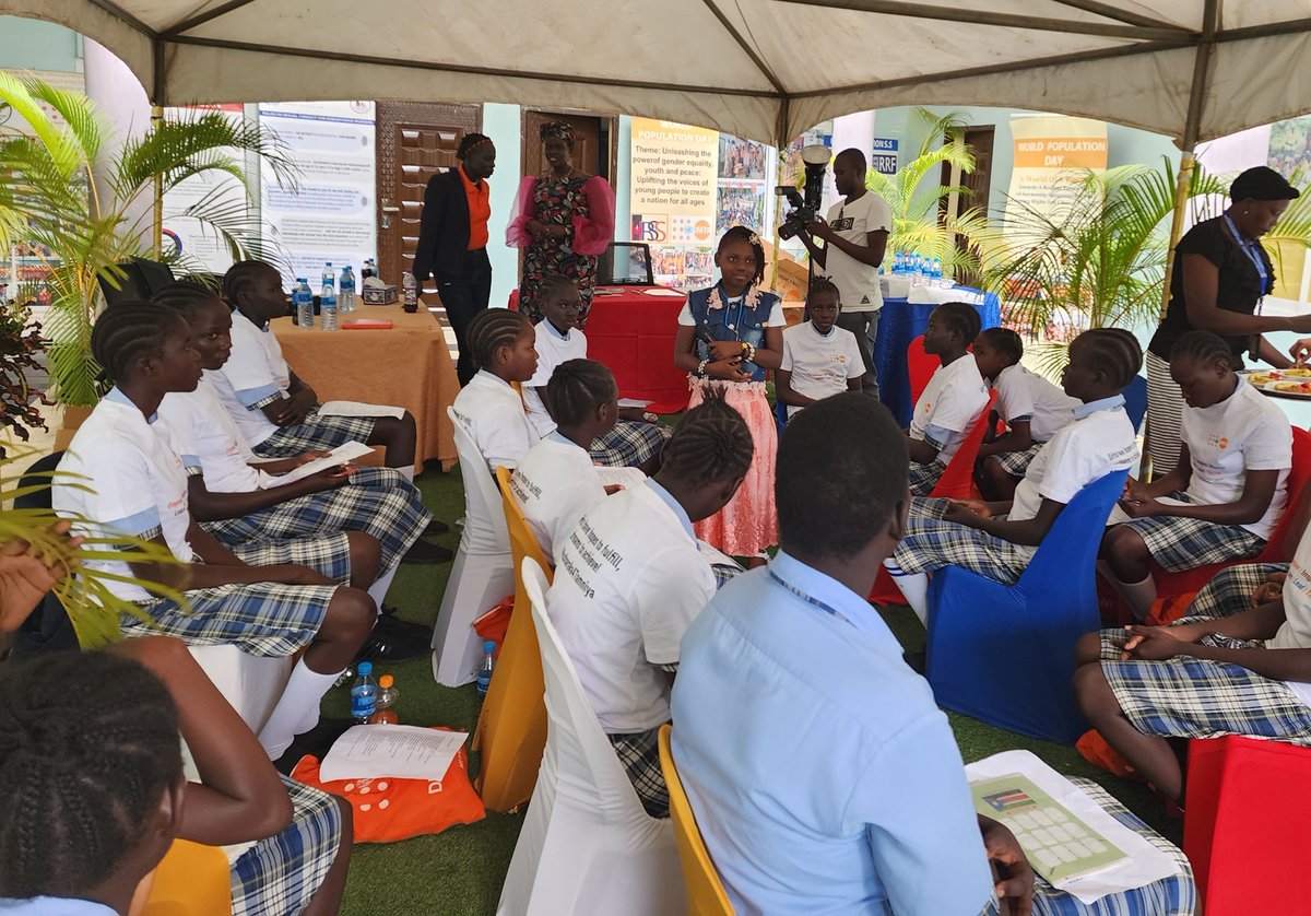 UNFPASouthSudan's tweet photo. As @UNFPA #Rep4ADay I've had an opportunity to interact with girls like me. We exchanged ideas on our experiences, our dreams and our aspirations. We committed to pursue our dreams and contribute to a greater, peaceful and prosperous South Sudan" Genesis Siapai
#LetGirlsLead https://t.co/bGvu5RGX7t