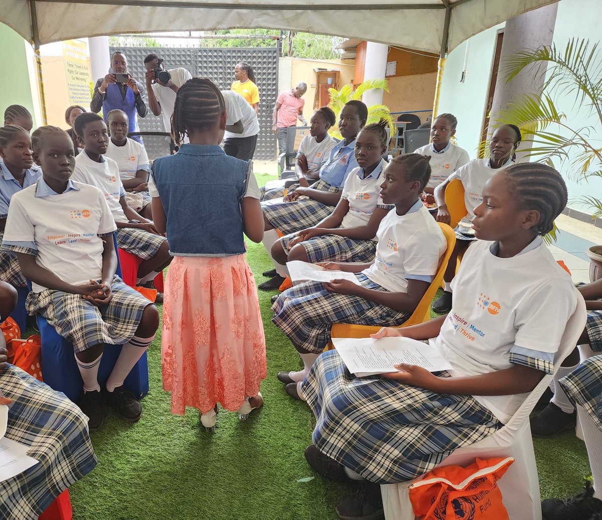 UNFPASouthSudan's tweet photo. As @UNFPA #Rep4ADay I've had an opportunity to interact with girls like me. We exchanged ideas on our experiences, our dreams and our aspirations. We committed to pursue our dreams and contribute to a greater, peaceful and prosperous South Sudan" Genesis Siapai
#LetGirlsLead https://t.co/bGvu5RGX7t