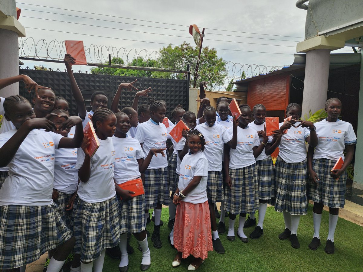 UNFPASouthSudan's tweet photo. As @UNFPA #Rep4ADay I've had an opportunity to interact with girls like me. We exchanged ideas on our experiences, our dreams and our aspirations. We committed to pursue our dreams and contribute to a greater, peaceful and prosperous South Sudan" Genesis Siapai
#LetGirlsLead https://t.co/bGvu5RGX7t