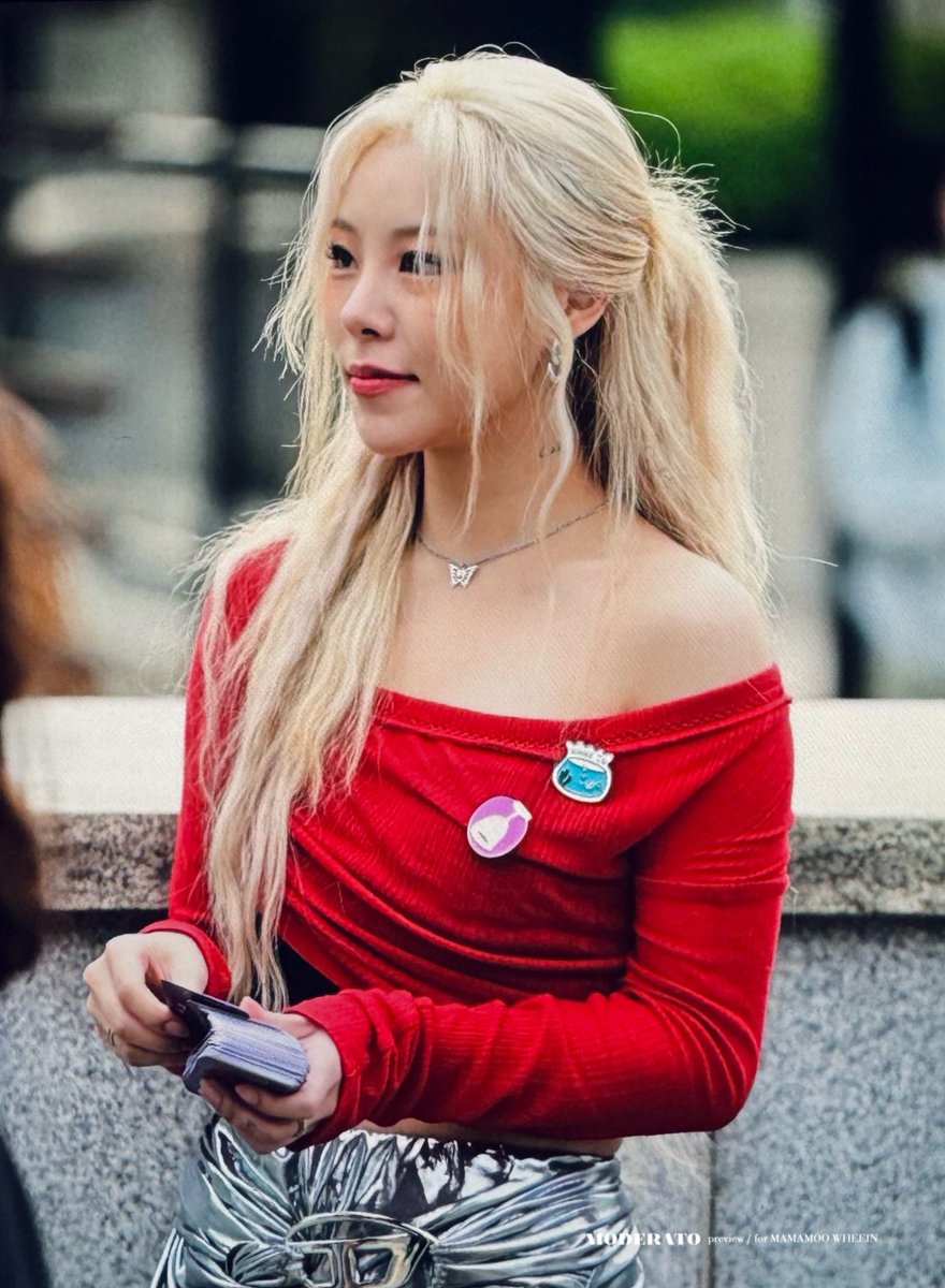 itshsmoo's tweet photo. Dear our wheein , you never ever disappointed us, you always give us the best at everything and i hope you know that your music is our escape and hope in difficult times, your honey voice and healing vocals can never be matched by anyone. We are proud of you.
#IN_the_mood https://t.co/DehUuv9sh8