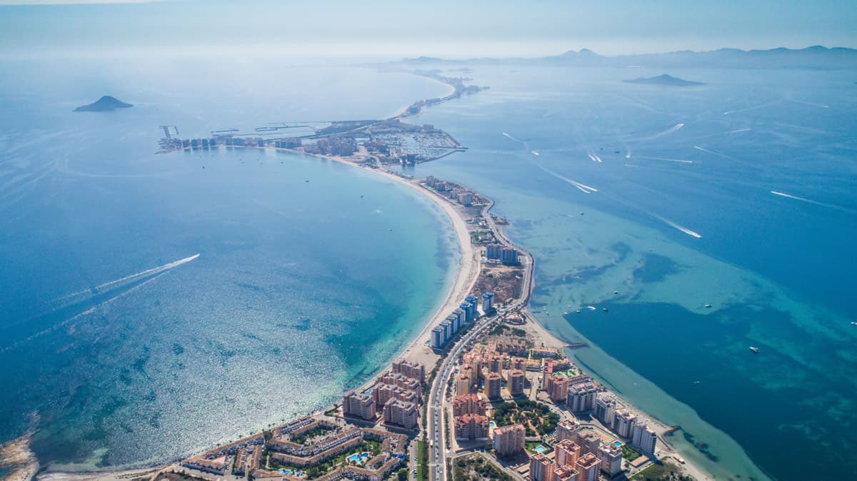 JohRomberg's tweet photo. Ein großartiger Durchbruch für den #Naturschutz : Die spanische Salzwasserlagune Mar Menor kann jetzt als Person gegen ihre Verschmutzung durch landwirtschaftliche Abwässer klagen - als erstes Ökosystem in Europa. Der Erfolg zeigt allerdings auch …./1
https://t.co/ODb7T31WvM https://t.co/WKIxcGxyBG