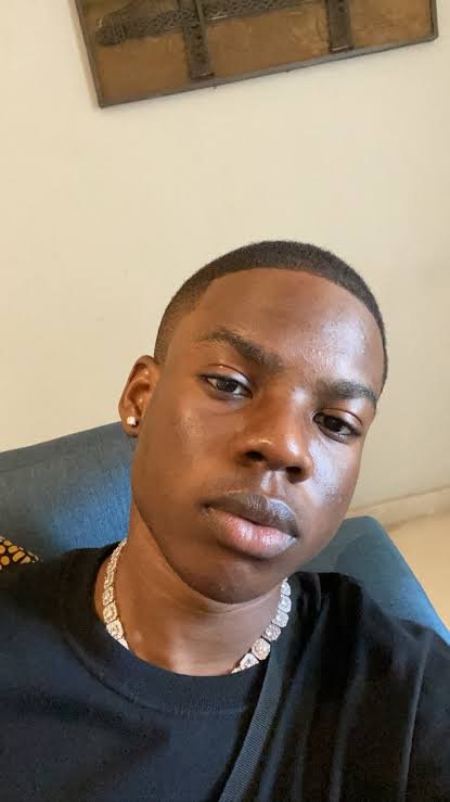 FoodsCooks's tweet image. Do I really look like Rema?