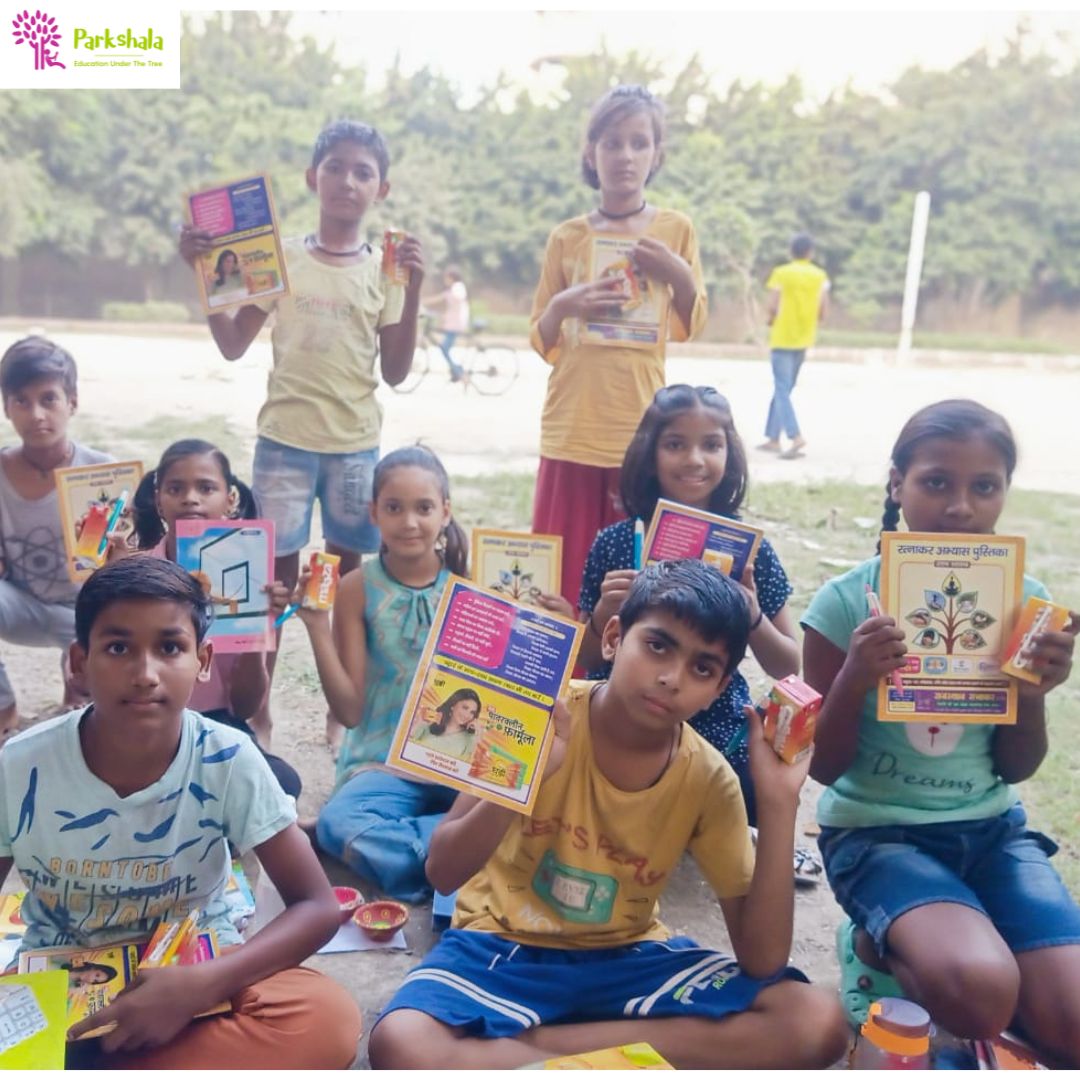 A big THANK YOU to Ms. Meena Jain for their incredible initiative in donating an array of books to Parkshala, through a fundraiser in their locality, they've made a significant contribution to @parkshala. These books aren't just books; they're keys to knowledge and creativity.