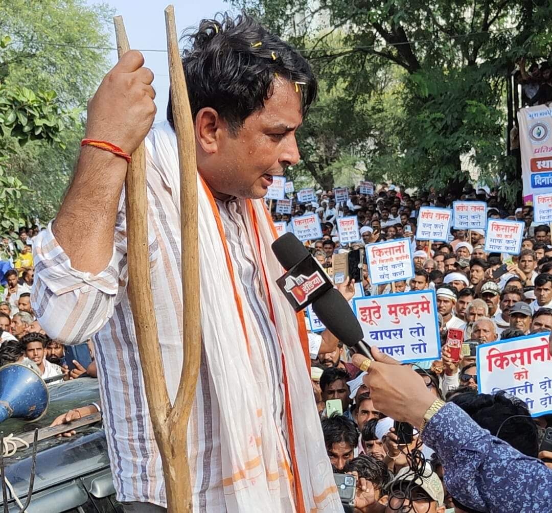 mandya_manish's tweet photo. अपना अधिकार मांगते
     भीख थोड़ी मांगते
#छबड़ा_मांगे_नरेश_मीणा 
@NareshMeenaINC @RahulGandhi @ashokgehlot51 @GovindDotasra @SachinPilot https://t.co/o72nJqQakY