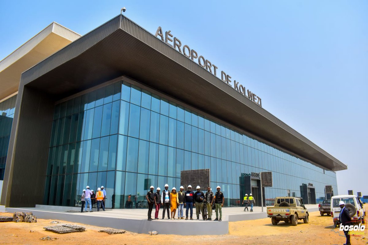 HervLaurent7's tweet image. Pendant que son Excellence Madame le Gouverneur @FifiMasukaSaini transforme profondément sa juridiction, à Kinshasa c&apos;est l&apos;histoire des millions volatilisés et une jouissance sans scrupule qui a fait perdre à la population 5 bonnes années.

#Complaisance rime avec #destruction.