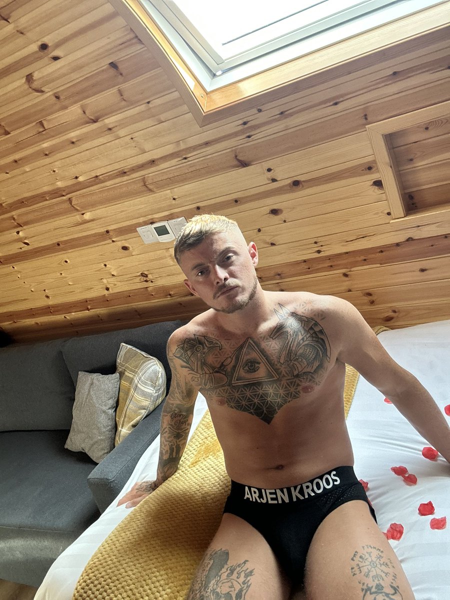 RT if you want I send the uncensored pic 🔥😈
60% discount on my OF 
🔥🔥🔥 #fitness