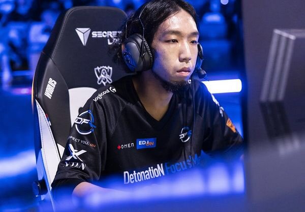 Explo_boss's tweet image. Zeus dès que T1 joue une finale