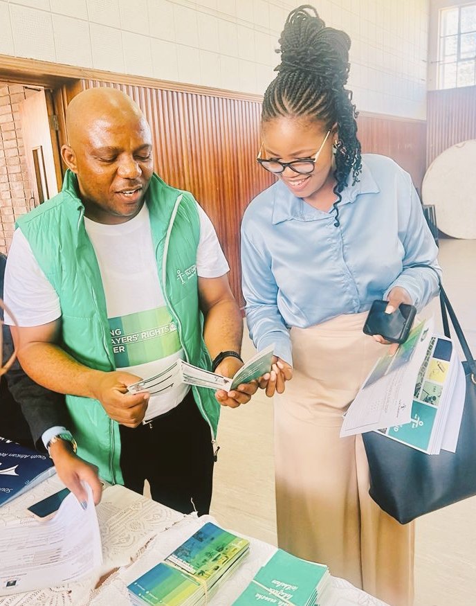 thabomkhize1's tweet photo. Empowering with knowledge - OTO's Operational Specialist Obidient Chauke engaging a taxpayer about the Office's free and impartial assistance provided to taxpayers with tax complaints against SARS. https://t.co/hEdnLFFZeB