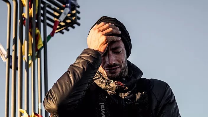 🚨🏔Nouvelle superbe performance de Kilian JORNET ! Sur les sentiers des Pyrénées, le Catalan a réussi 177 sommets de plus de 3000 mètres d’altitude en 155 heures d’efforts, soit un parcours de 485,65 kilomètres et de 43.000 mètres de dénivelé positif cumulés. Incroyable… #sport