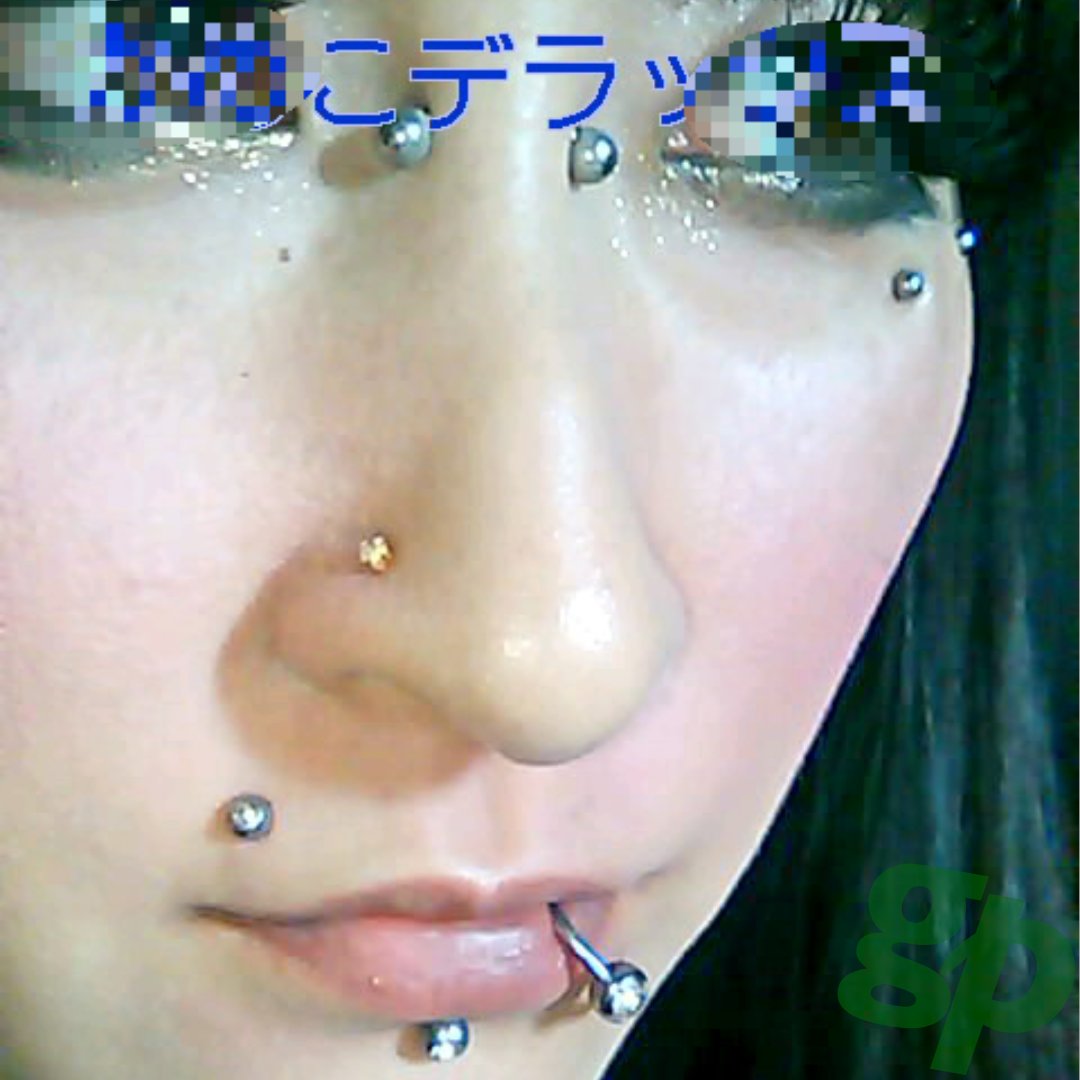 greenpiercing's tweet photo. https://t.co/OEUhrO5rwA
【フォトGP No.03875】かめこデラックスさんの鼻と目元のボディピアス
#グリーンピアッシング #フォトGP #ボディピアス #ブリッジ #アンチアイブロー #ノストリル #マドンナ #アンチアイブロウ #greenpiercing #BridgePiercing #AntieyebrowPiercing #NostrilPiercing https://t.co/Di2QwkHUCi