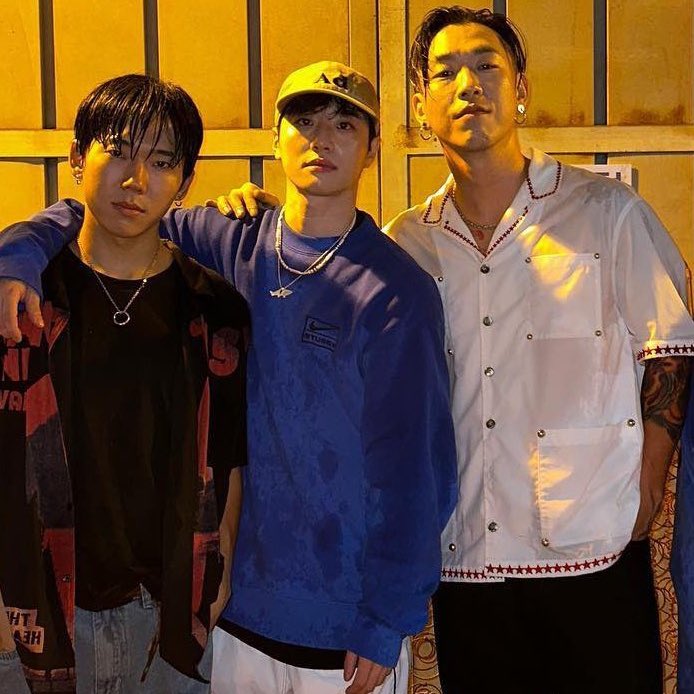 락필은 진짜 오묘한 게
서로가 서로의 구원이긴 한데 결이 다름

하고 싶은 것만 쫓느라 늘 반복되고 특별한 것 없이 지루하던 이믽쟤 삶을 구원한 오필걔

이것저것 해보고자 쉴틈없이 살다 어느 곳에서 길 잃어버린 오필걔 삶을 구원한 이믽쟤
