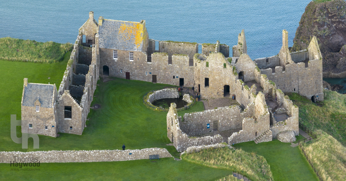 thaywoodphoto's tweet photo. @panophotos Dunottar Castle has been open since 1392& was in use till 1718. Its Rocky outcrop made it much easier to defend. Here, the drone was in very roughly the same position) but this shows the difference between 1x and 7x optical zoom #castle #dunottar #aerialphoto https://t.co/JQyuySefN3