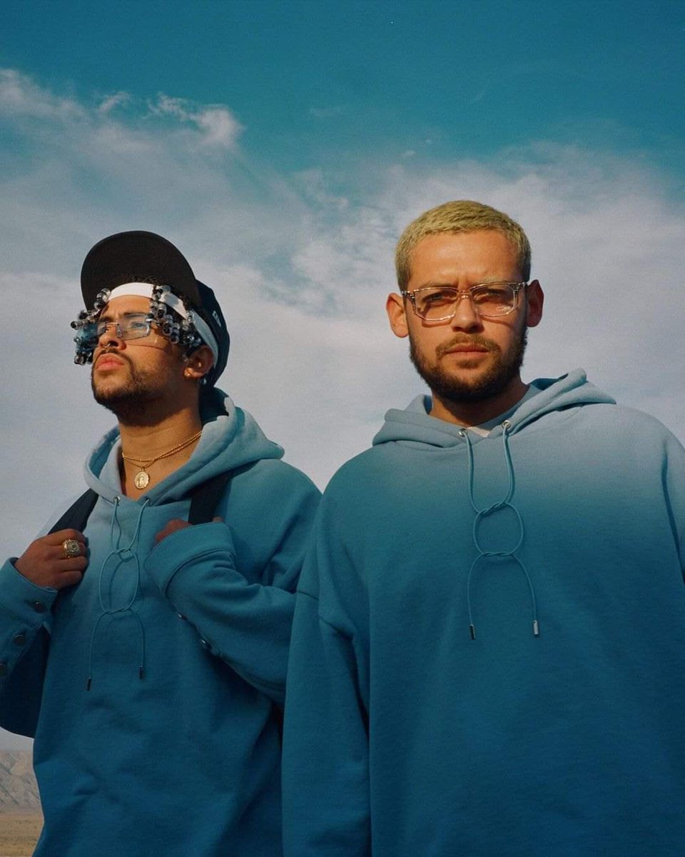 benitonewsmx's tweet photo. "Gracias, Dios, por poner en mi camino a Jan, a Noah y a Gabriela" — Bad Bunny en Acho Pr. https://t.co/MD1gOduBlq