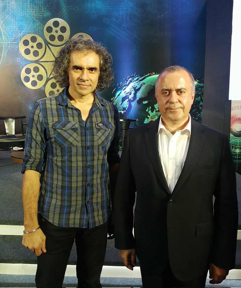 TC_MumbaiBK's tweet photo. 🎬 Consul General Cüneyt Yavuzcan had a fruitful discussion with acclaimed film producer Imtiaz Ali and veteran Bollywood actor Kabir Bedi. They explored possibilities of joint film production between #India and #Türkiye during the IIFTC Awards ceremony.🇮🇳🇹🇷 #IIFTC https://t.co/h4E7kQcwiv