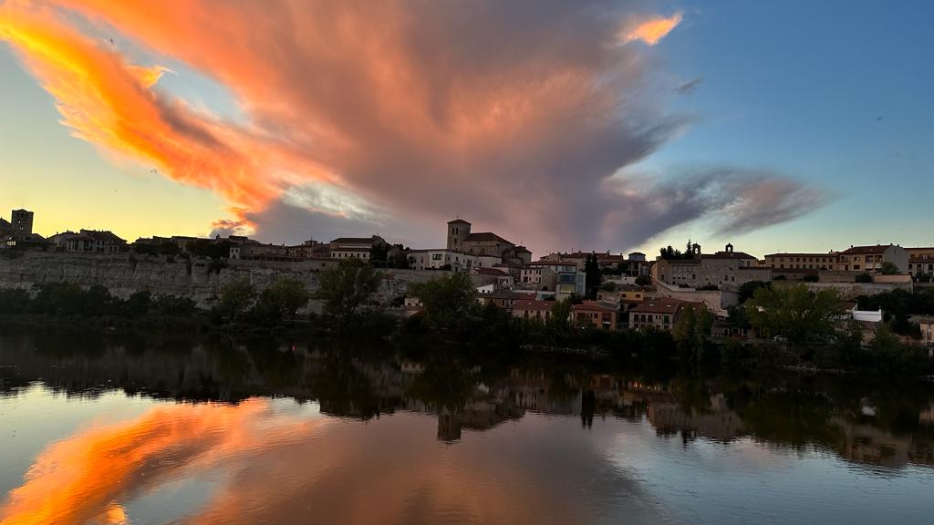 david_redoli's tweet photo. Zamora y el Duero. 12 de octubre de 2023 #Lagrandesconocida #Semuret #LaperladelDuero #Zamora #CastillayLeón #CyL Foto: Carmina Turiño https://t.co/0etVRYiHoB