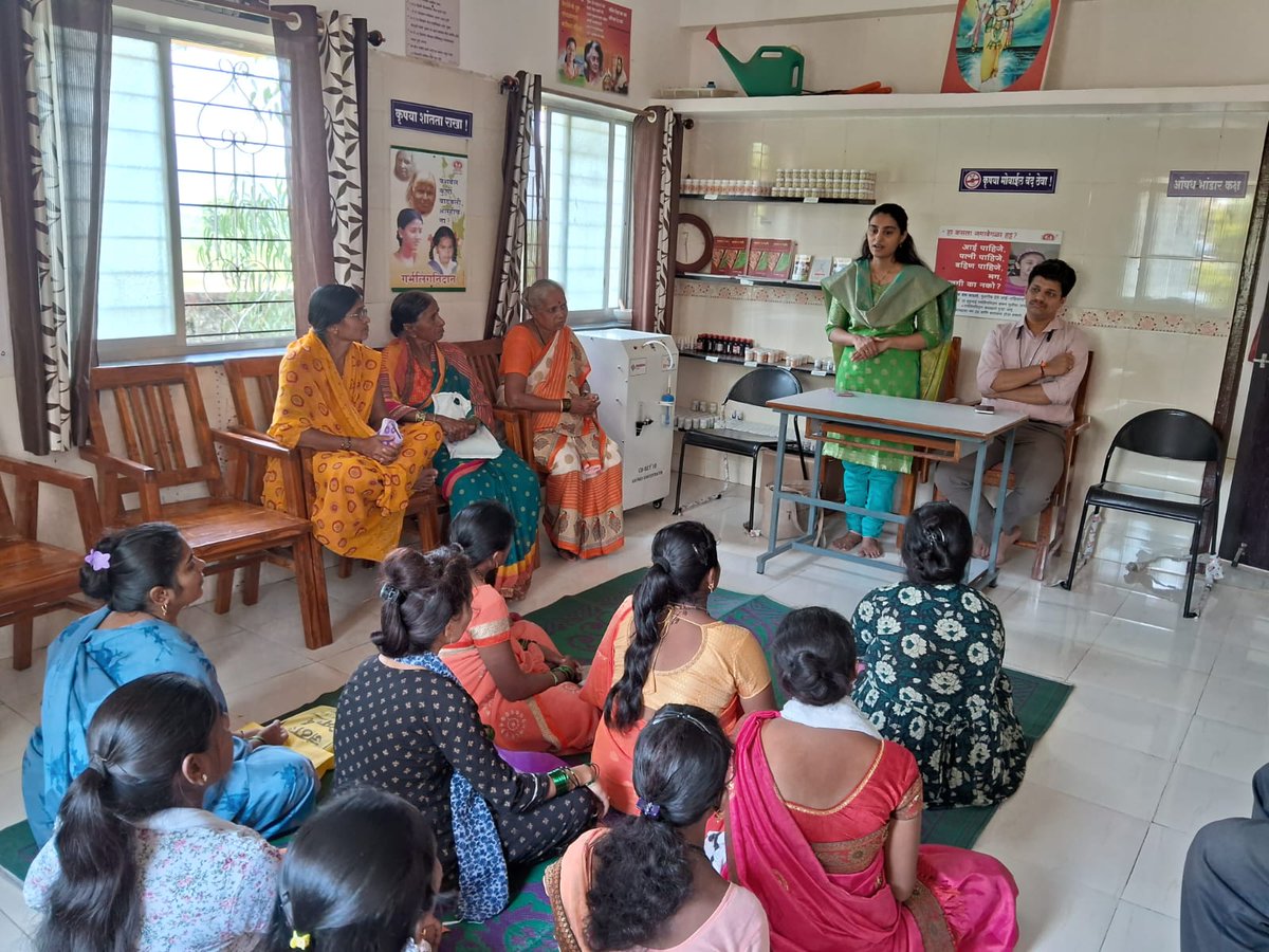 SukhayuAyush's tweet photo. Garbha Sanskar n Music Therapy Session along with Free health camp was conducted by our team @ Ayush Arogyavardhini Kendra, Chore, Tal. Karad, Dist. Satara for promotion of Ayurved among villegers... Response to this monthly camp is always energetic for our team. @moayush https://t.co/kEkF8yW2xW