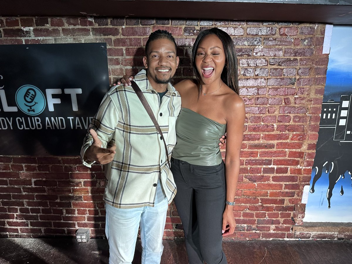 IsaiahShowell's tweet photo. So I met one of my favorite humans Ms. @_Amberia If you haven’t seen her set you’re in for a treat when you do, she’s hilarious #Montgomery #iykyk #walkingstick #thedennys #amberiaallen #🔥 #comedy https://t.co/SHKNsnhLZ0