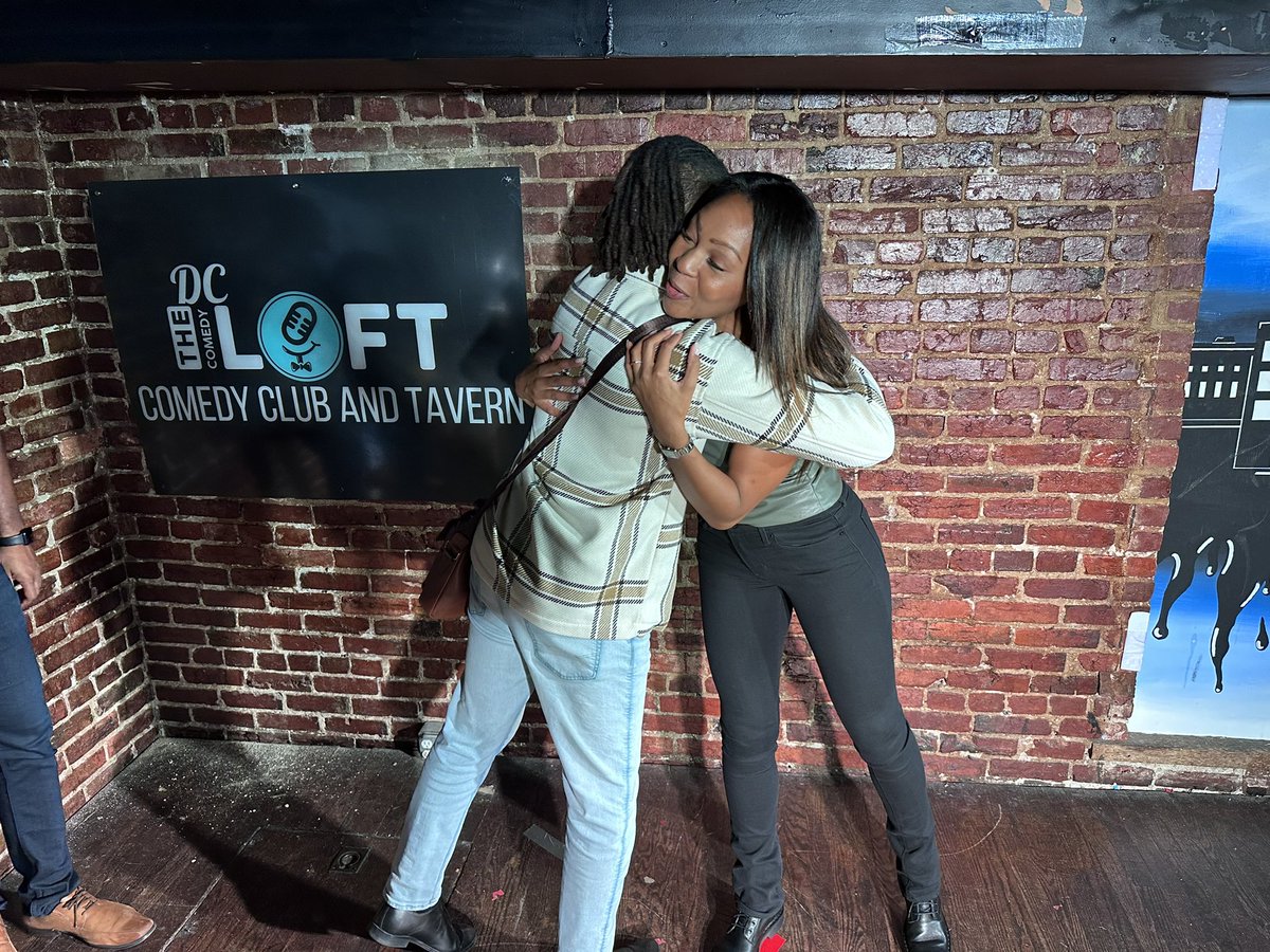 IsaiahShowell's tweet photo. So I met one of my favorite humans Ms. @_Amberia If you haven’t seen her set you’re in for a treat when you do, she’s hilarious #Montgomery #iykyk #walkingstick #thedennys #amberiaallen #🔥 #comedy https://t.co/SHKNsnhLZ0