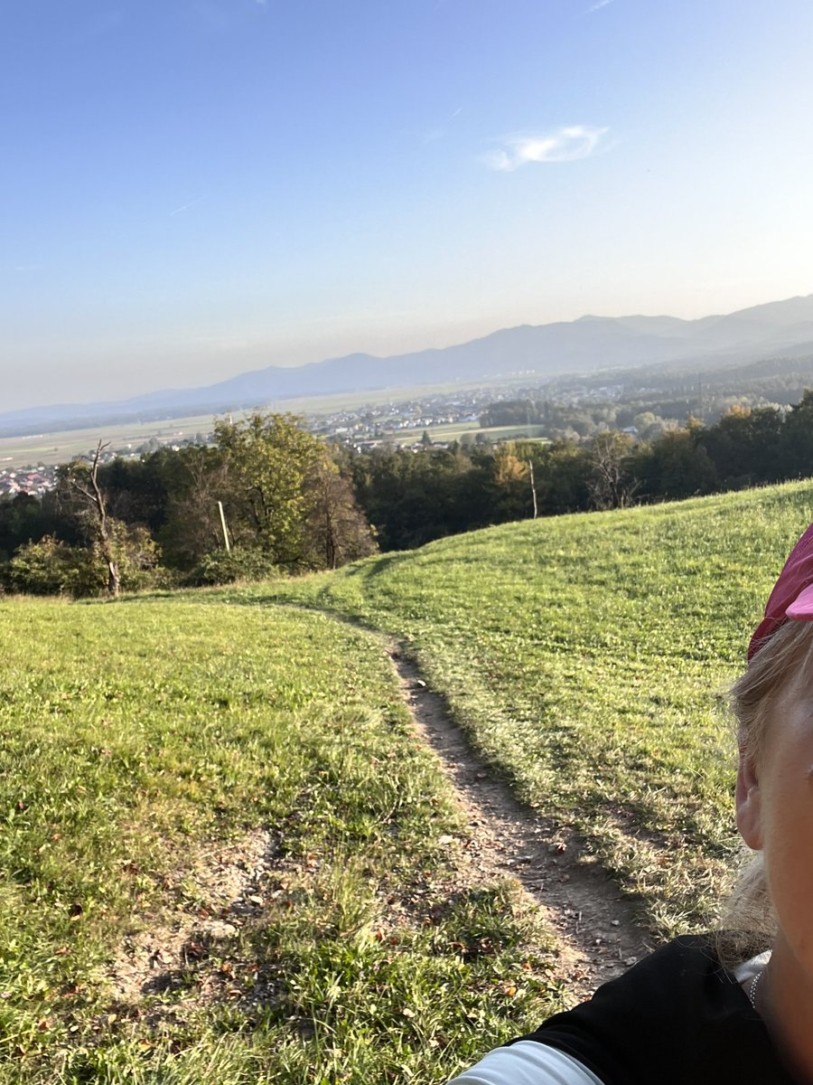 an_april04 tweet media