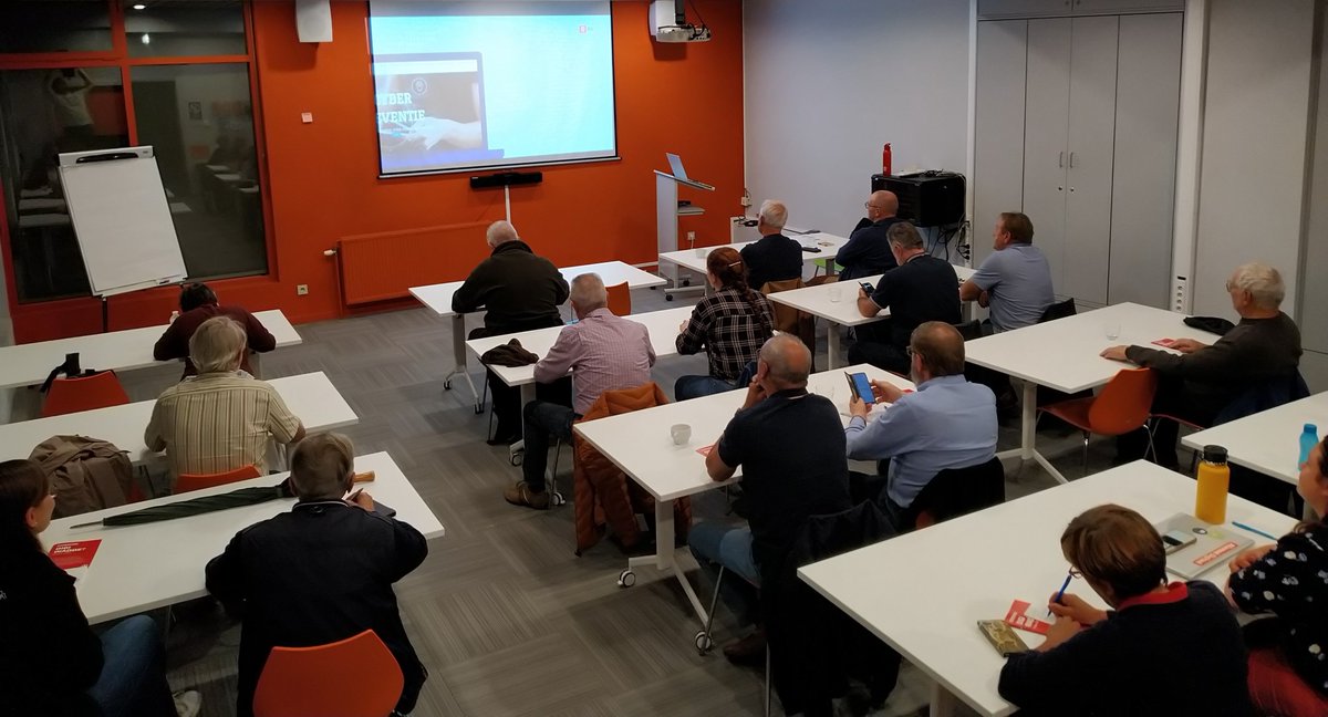 De eerste 20 cyberpreventie adviseurs kunnen aan de slag! #preventieteam #kortrijk #allemaaldigitaal #cyberpreventie #politiezonevlas
Meer weten : cyberpreventie.be