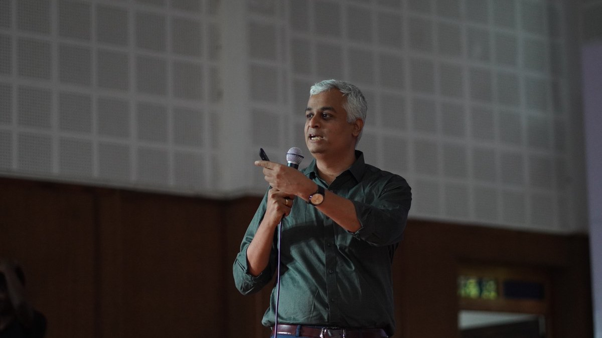 Mastering Finance by @TalksWithMoney Nikhil Gopalakrishnan. This session covered the topics of money management, investing in stocks, mutual funds trading, asset purchase, and how to compound and multiply money.