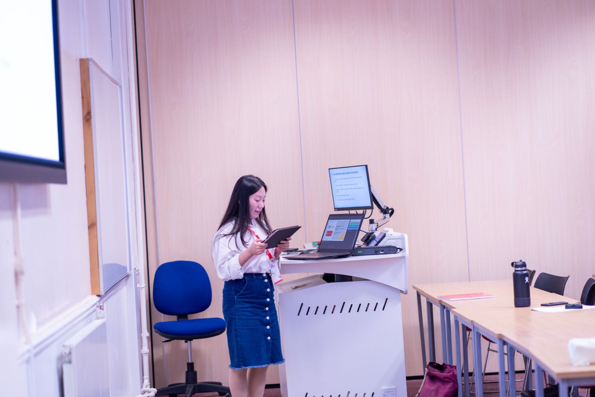 I was thrilled and humbled that I got the third place of BERA Conference 2023 - ECR Presentation Award bera.ac.uk/award/bera-ann… 🌷🌷🌷I had a struggling year of questioning and readjusting my research, so this award means a lot to me. “Hey, keep on doing it!” It feels like this;)