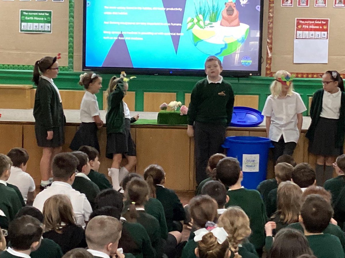 Great KS2 assembly with by Rachel from #Veolia. The theme was ‘Our Future World’ - messages about climate change, bio-diversity and recycling. The children considered how their future world 🌍 would look and what steps they can make now to improve the environment. #ourfutureworld