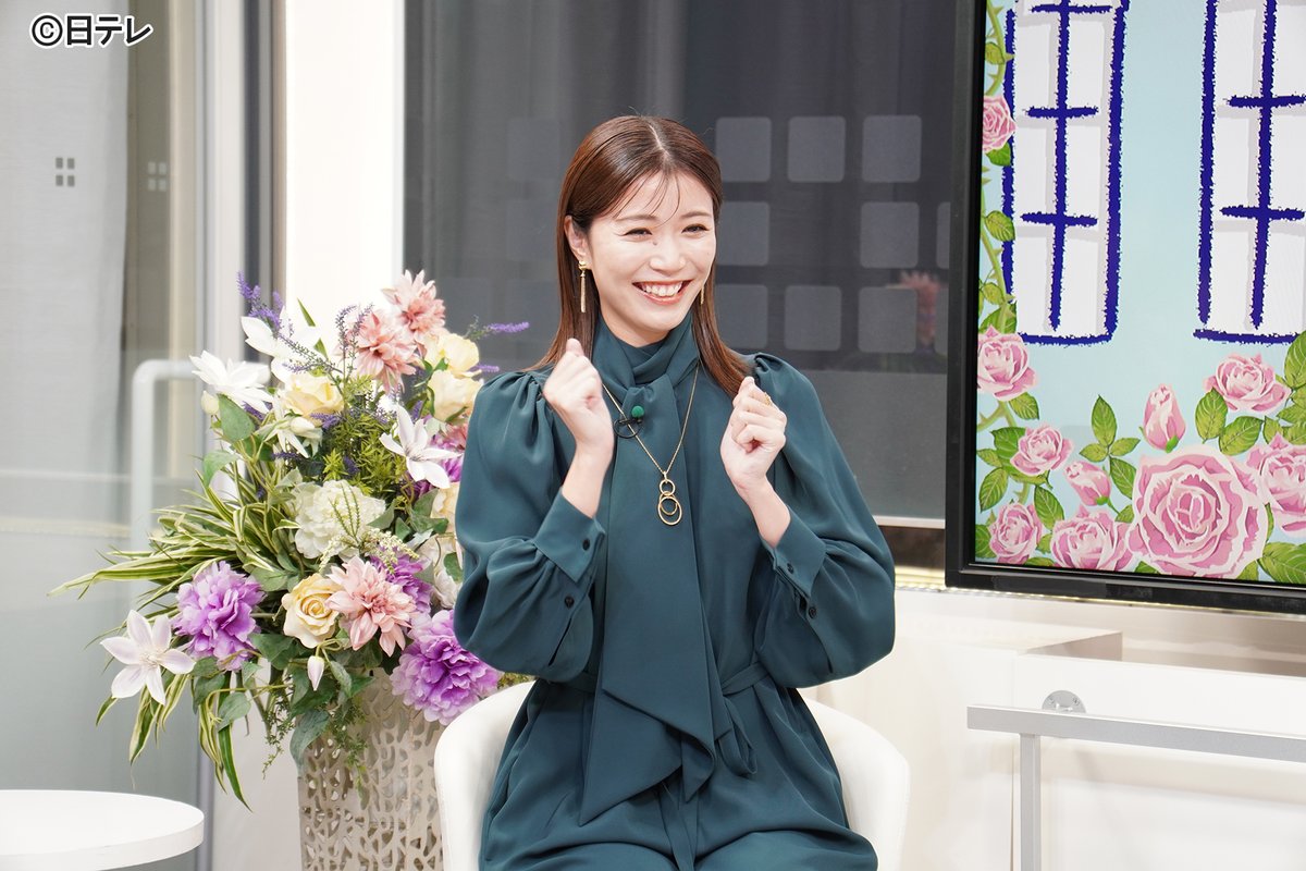 apresienne's tweet photo. ＃綾凰華 編
❄️放送まで4日❄️

🌹CS版　　10月21日(土)20時
🌹Hulu版　10月21日(土)21時

演じてみたかった
あの”ハッピーミュージカル”
やりたい役は・・・！

＃アプレジェンヌ
#ヴァンドーム青山
#ヴァンドームブティック
#ランバンオンブルー https://t.co/I9mfjJXxTT