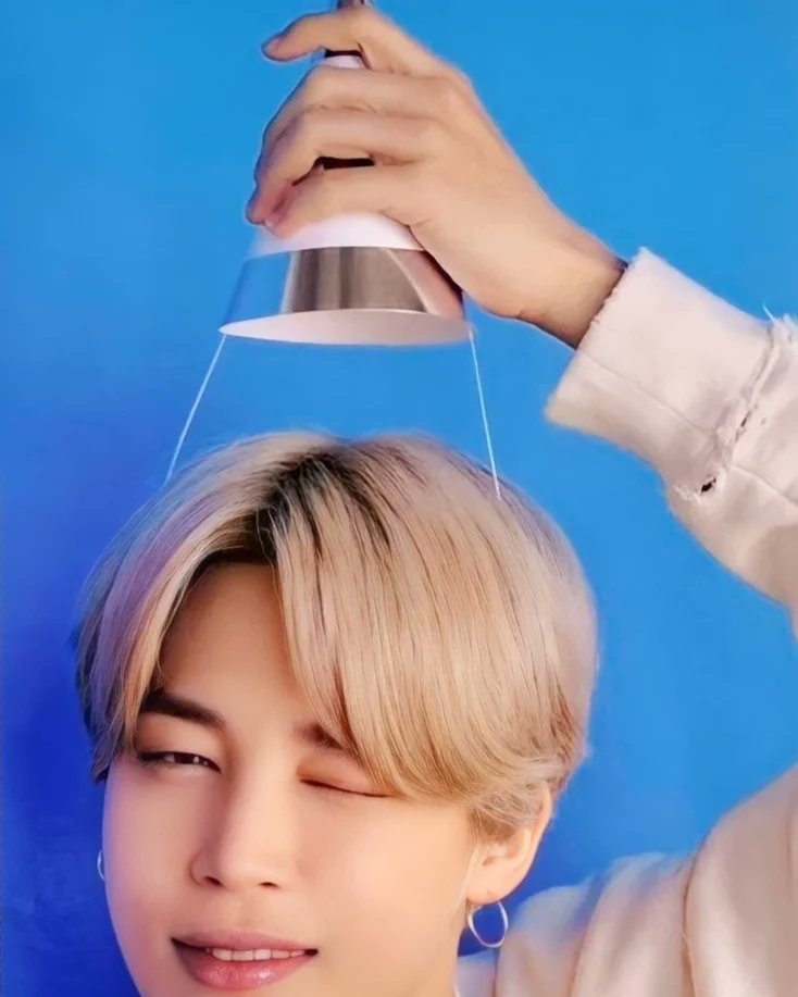 Emily130501's tweet photo. I can only say I love you Park Jimin, and wish you the best in the universe. May God cover you from so much evil that exists in the world thank you for being my refuge in my days of weakness. you are my Angel. happy birthday🎉 to my pretty little boy💕💜
#jiminbirthday #jiminday https://t.co/pG5HTgGTbW