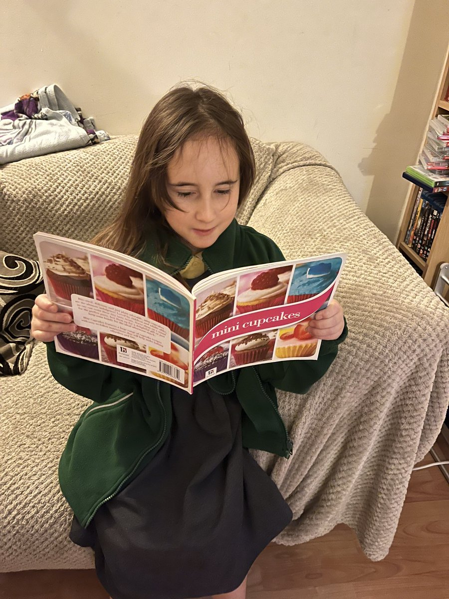 lauradr73125367's tweet photo. @priory_primary Eliza completed this weeks challenge to read a recipe 😊 https://t.co/M0lCVbdXVS