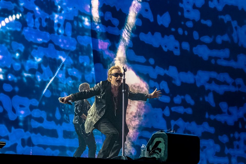U2start's tweet photo. Since opening night we've added hundreds of high-quality photos to our show pages. Thanks to amazing photographers who are capturing U2's residency at its best.

Explore them all or share yours: https://t.co/D7ZFseMOU4

📷 by Ayaz Asif, Paul White, Phillip Lebowitz and Rich Fury https://t.co/omOUz246dA