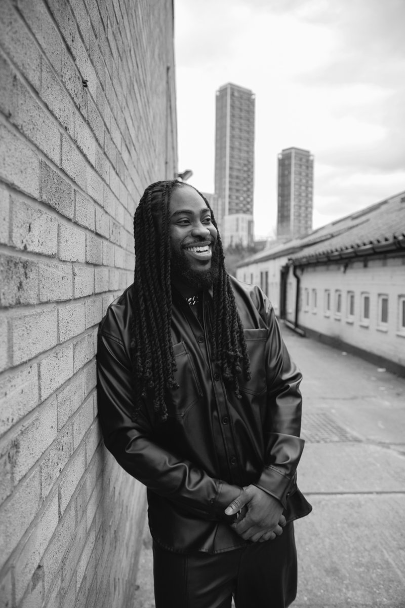 drmtrk's tweet photo. 🚨A double release day!

Nottingham's multi-talented DJ/Producer and singer-songwriter @itsriddla with the new #TekUrTime single.

Durban SA's Gqom and electronic club music experimentalist @MenziOfficial warms up the new LP with #NotForTheKids

🔗Link below https://t.co/jgBOwazC7s