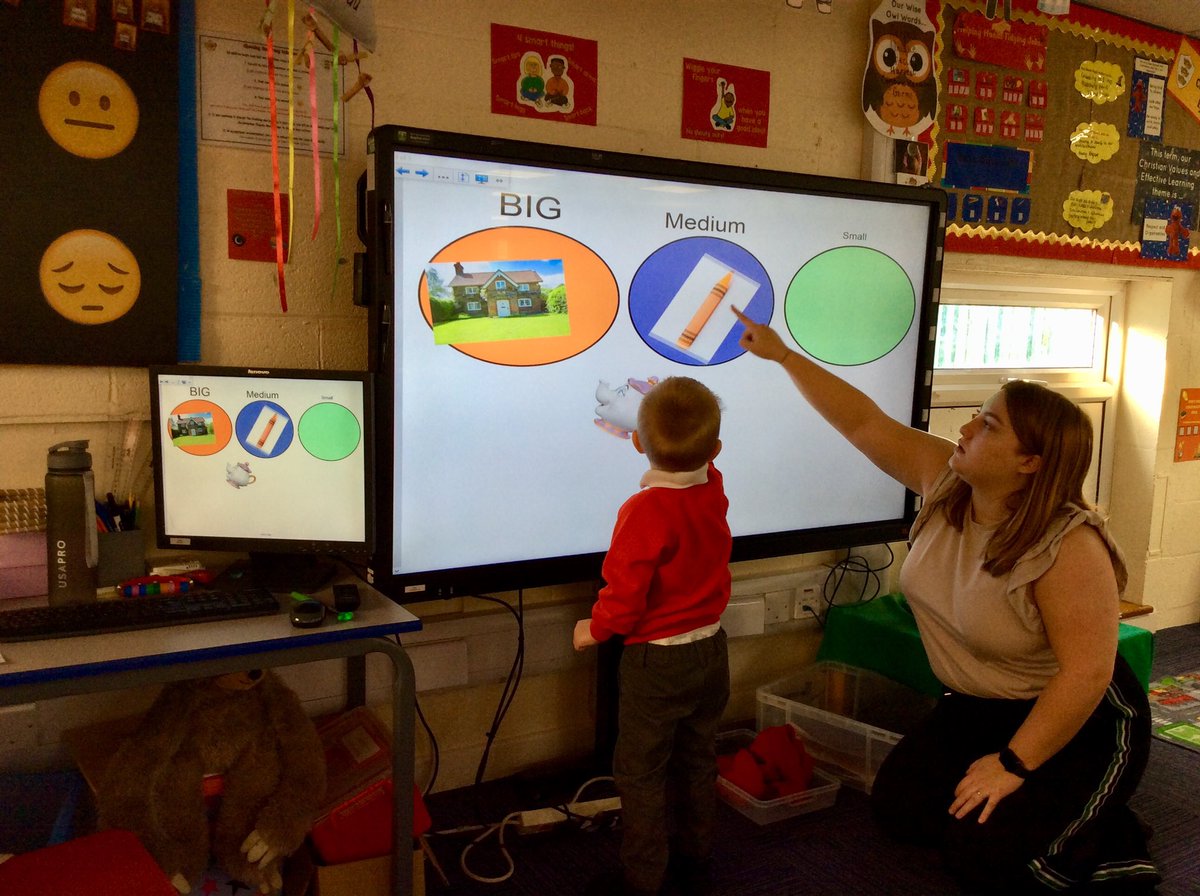 HasNursery's tweet image. We have been size sorting objects and animals into Big, Medium and Small! 🐘🦮🐭

Just like out story of #GoldilocksAndTheThreeBears 

#MagicMaths