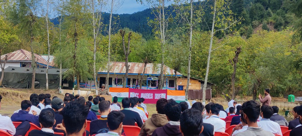 JannatLolab's tweet photo. #IndianArmy Organised NCC Awareness Drive for the Students of Magam Block.
#IndianArmy
#Kashmir
#JoinNCC
#ProsperousKashmir
#NayaKashmir
#KashmirMeinTiranga
#NationalCadetCorps
#G20 https://t.co/El7WMFoEf4