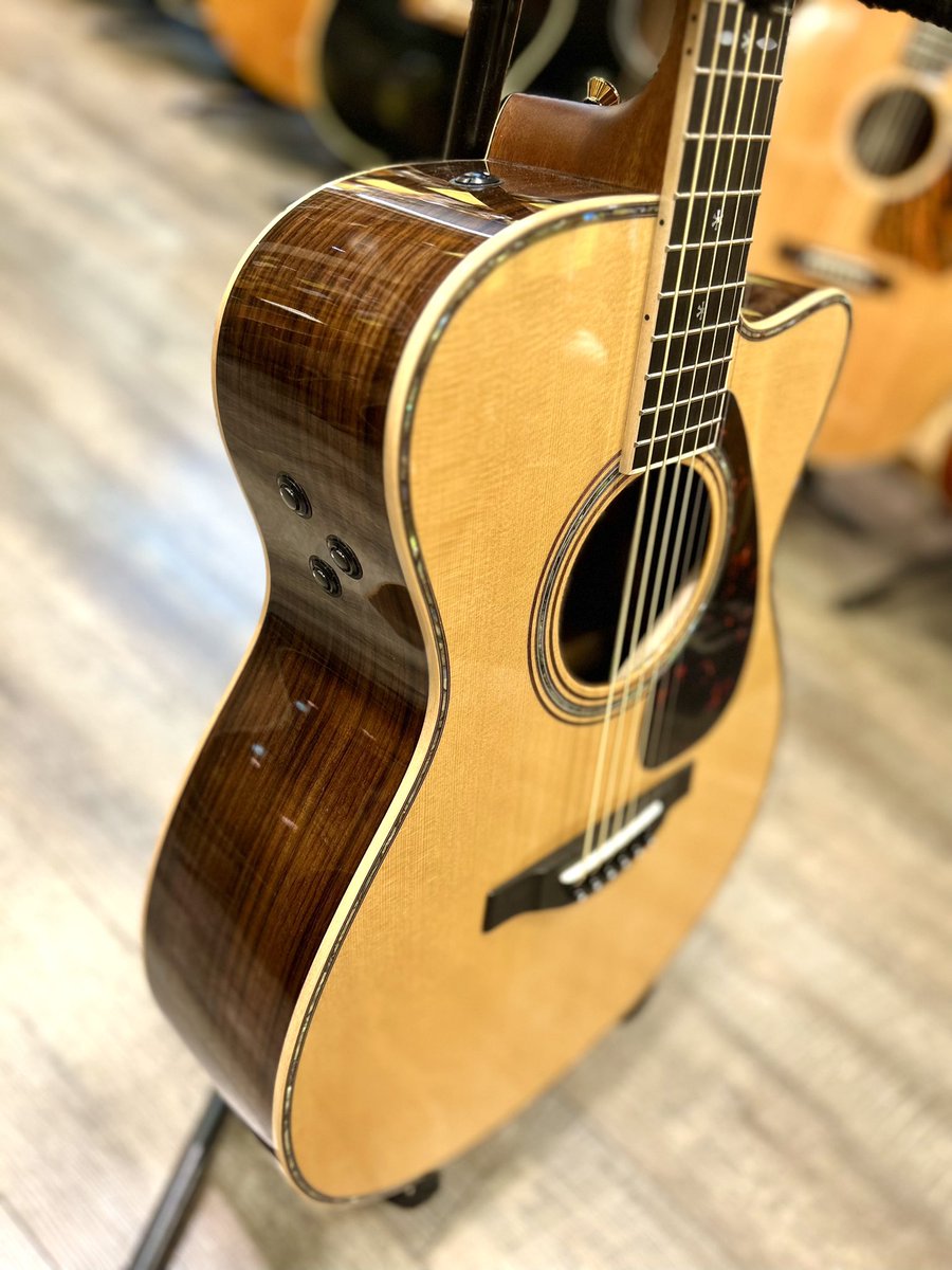 1484ssbs's tweet photo. 見逃し厳禁 ！

待ってました！
久しぶりに入荷しております～！

YAMAHA / LSX36C ARE

美しい…  欲しい…
杢目もサウンドもniceな個体です。

商品ページ作成中！！
貴重な1本、お探しだった方はお早めに！🏃🏼💨

お問い合わせお待ちしております！

#YAMAHA #LSX36C https://t.co/i9I4U6kGU8