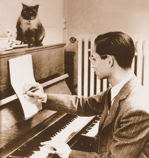 13 ตุลาคม "วันนวมินทรมหาราช" 💛
วันคล้ายวันสวรรคต พระบาทสมเด็จพระบรมชนกาธิเบศร มหาภูมิพลอดุลยเดชมหาราช บรมนาถบพิตร
น้อมรำลึกในพระมหากรุณาธิคุณ อันหาที่สุดมิได้ #วันนวมินทรมหาราช