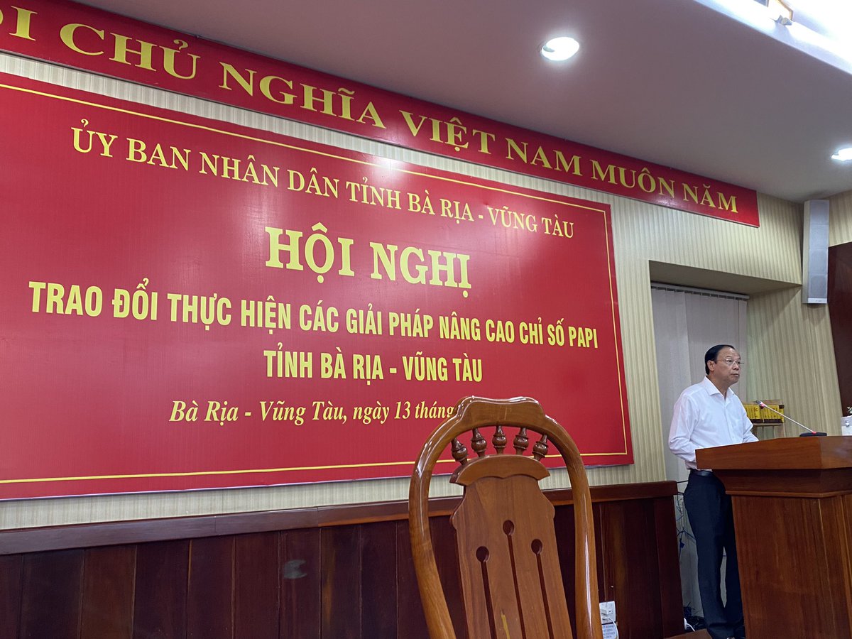 PAPI_Vietnam's tweet photo. >1,200 civil servants & public officials from provincial, district, commune & village levels in Ba Ria-Vung Tau attended #2022PAPI diagnostic wks today to look into citizen feedback & discuss solutions to improve performance. Gr8t 2 know local initiatives to better serve citizens https://t.co/5HKbhfOMWW