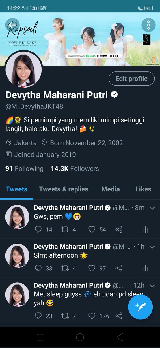Lagi liat2 foto lama kan... Nemu ss ini.. baru sadar kok dulu gw alay bgt ya 😭😂 sok2an mix boso engresss 🤣