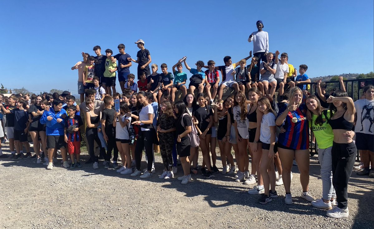 INScalgravat's tweet photo. Sortida de tutoria 3r ESO caminant fins al bosc de les Marcetes on hem fet diferents jocs en grups i ens ho hem passat molt bé. Entre ells el joc del mocador, el nus, el de passar el jersei, les pel.lícules…Ha estat un dia de sol i calor on hem compartit bons moments. #calgravat https://t.co/yHXOwzBxW3