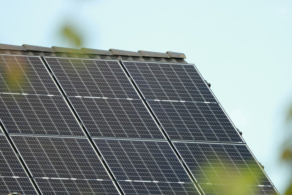FranceEchaf's tweet photo. 🤩 3 équipements pour assurer la pose de panneaux solaires et photovolta��ques ☀ 
👉 https://t.co/Ym0H1CDDFn https://t.co/kRZv8zH6lb