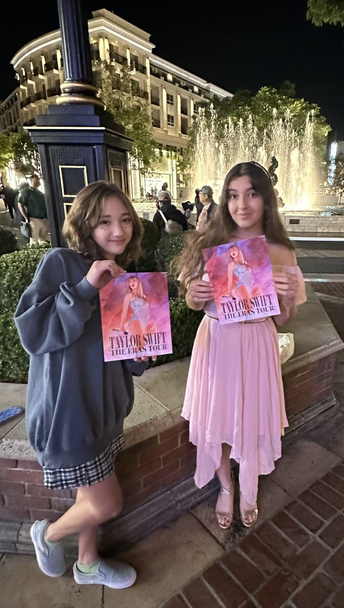 STARDUStDETROIT's tweet photo. Went out for a late dinner @Cheesecake and ran into a few #Swifties just getting out from #TheErasTourFilm #TheErasTourMovie at @AMCTheatres #Glendale they got #ThePoster @taylorswift13 @CEOAdam #AMCTHEATERS https://t.co/DreL33cGDq