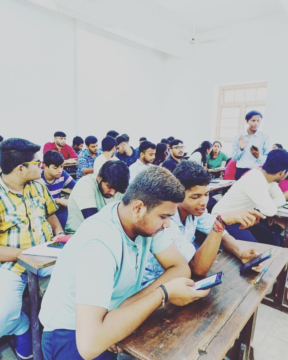 Bbit94081002's tweet photo. An expert lecture on "Android Application Development" was arranged by Prof. Nilam Mistry (Lecturer, IT(SF)) for students of semester-5 on 9th October 2023. The same was delivered by Mr.Adarsh Patel (CEO, Arth Technology, Vadodara)
 #bbit #bbitans #expertlecture https://t.co/shkBH5zgfU
