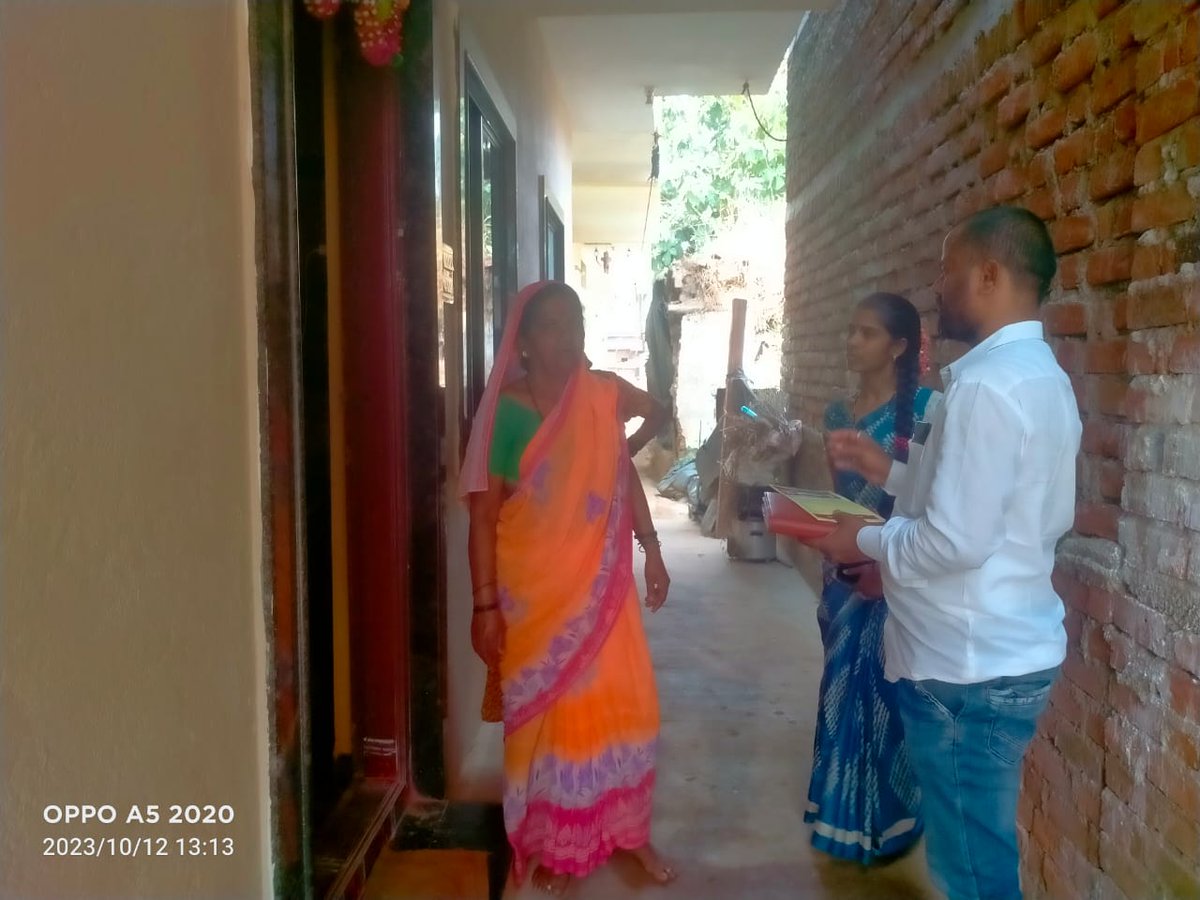 TpHubblli's tweet photo. ನರೇಗಾ ನಡಿಗೆ ಸುಸ್ಥಿರ ಕಡೆಗೆ ಅಭಿಯಾನದ ಹುಬ್ಬಳ್ಳಿ ತಾಲೂಕಿನ ಚಬ್ಬಿ ಗ್ರಾಮ ಪಂಚಾಯತಿಯ ಪರಿಶಿಷ್ಟ ಜಾತಿ ಪರಿಶಿಷ್ಟ ಪಂಗಡದ ಓಣಿಗಳಲ್ಲಿ ಮನೆಮನೆ ಭೇಟಿ. https://t.co/kOS4XXdhEC
