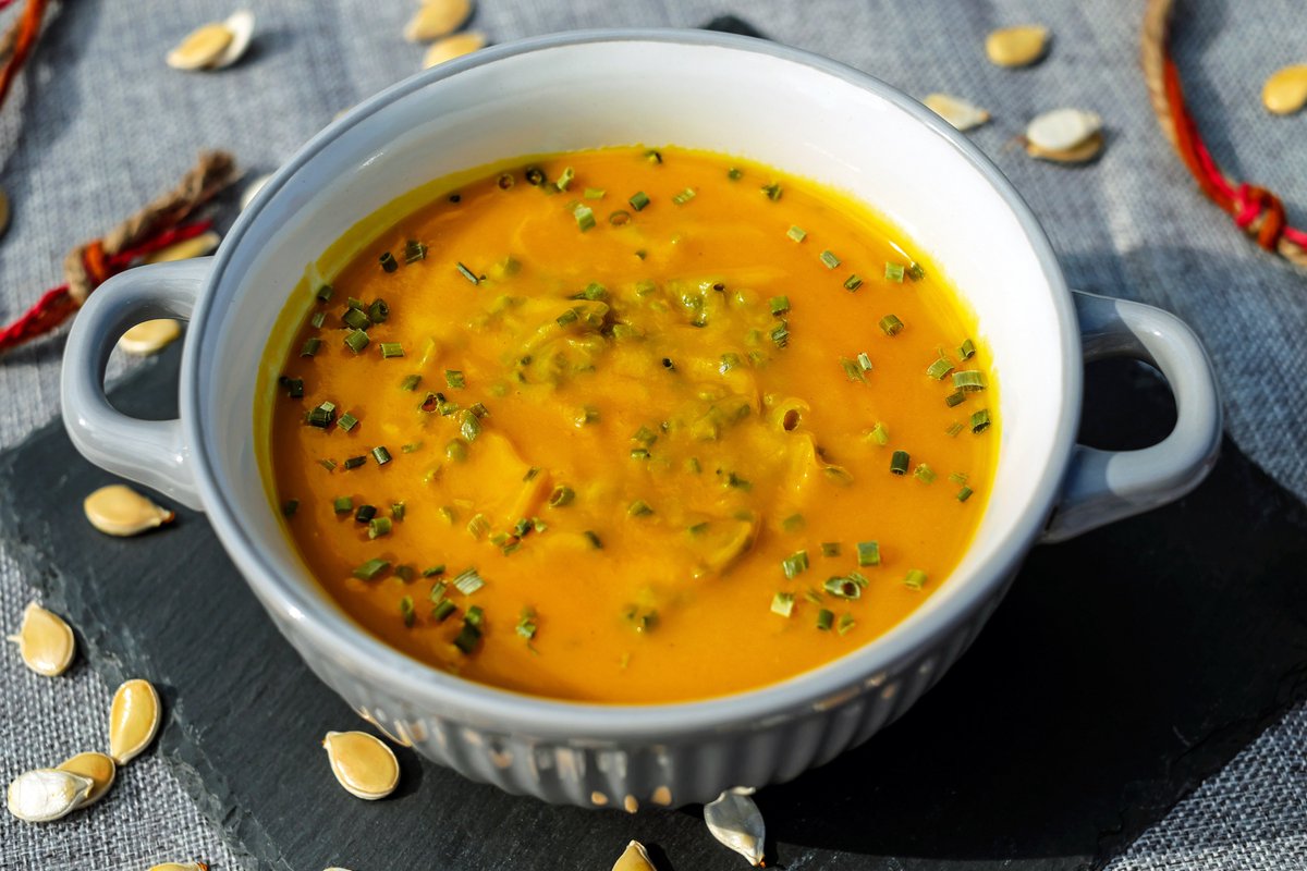 AgriCook's tweet photo. Zuppa di Zucca Italiana: Un'Esperienza Autunnale Deliziosa. Scopri la ricetta di questa zuppa cremosa e aromaticamente italiana. Perfetta per le giornate più fresche.
https://t.co/zAD4F9H2sU 
#zuppa #zucca #autunno #agricook #ricetta #RecipeOfTheDay https://t.co/lQjoo8arvB